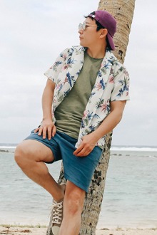 화이트 플라워 남성 셔츠 (하와이안 여름 셔츠)